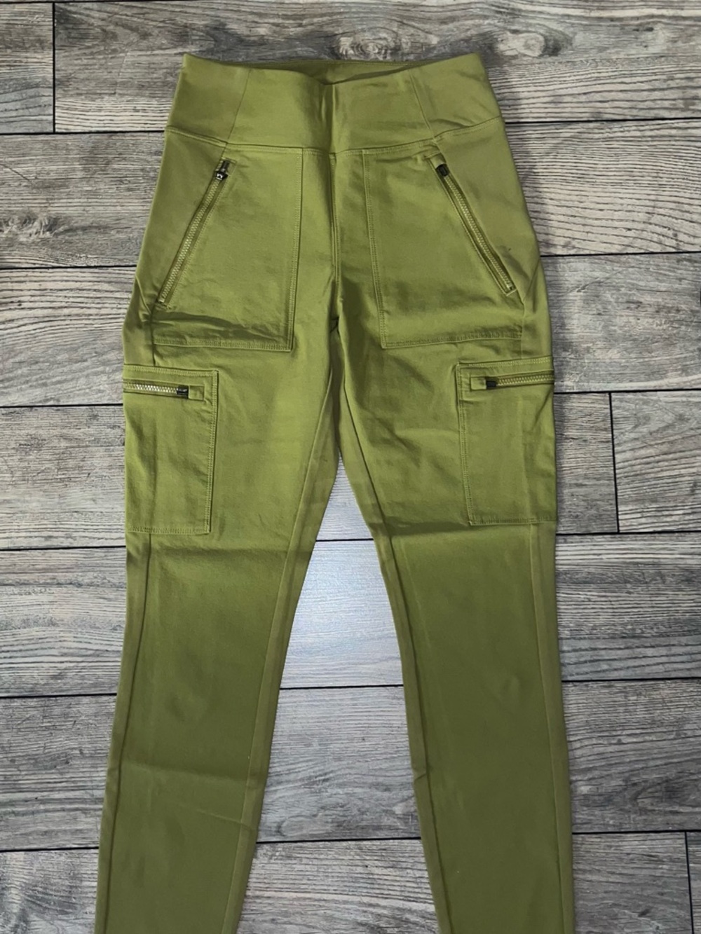 Olive Green Women’s Leggings with Zip Pockets